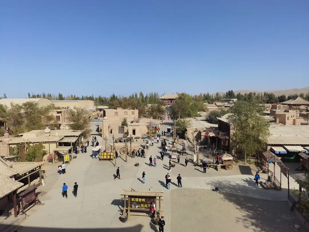 敦煌下飛機(jī)怎么租車(chē)？