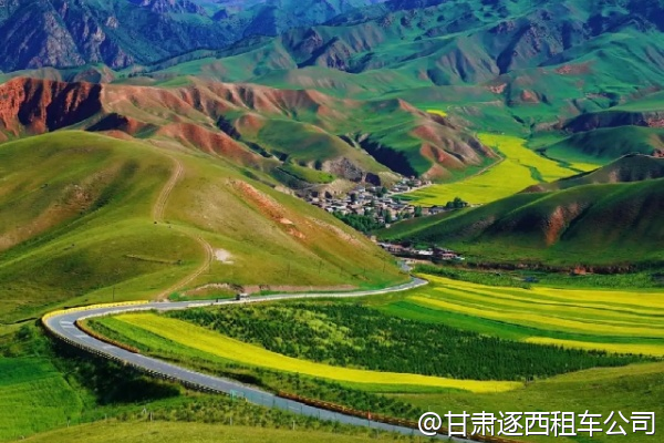 想找一位熟悉甘肅歷史的導(dǎo)游，包車時能講解嗎？  