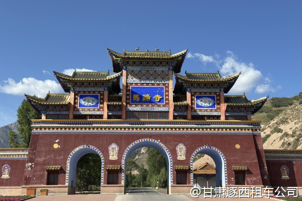 想租越野車穿越巴丹吉林沙漠，需要什么特殊準(zhǔn)備？  